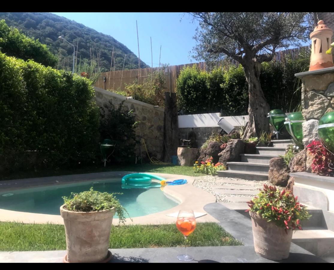 La Casetta Al Porto Di Ischia Apartman Kültér fotó